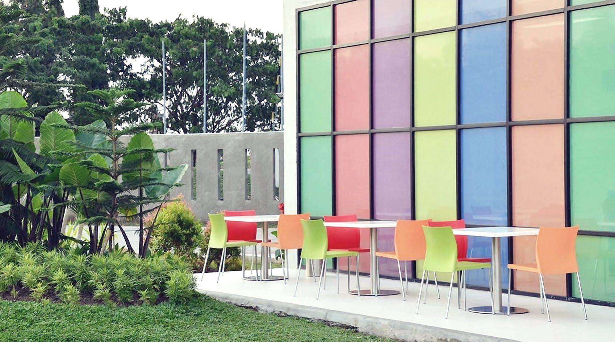 Pop! Hotel Airport Jakarta Tangerang Eksteriør bilde